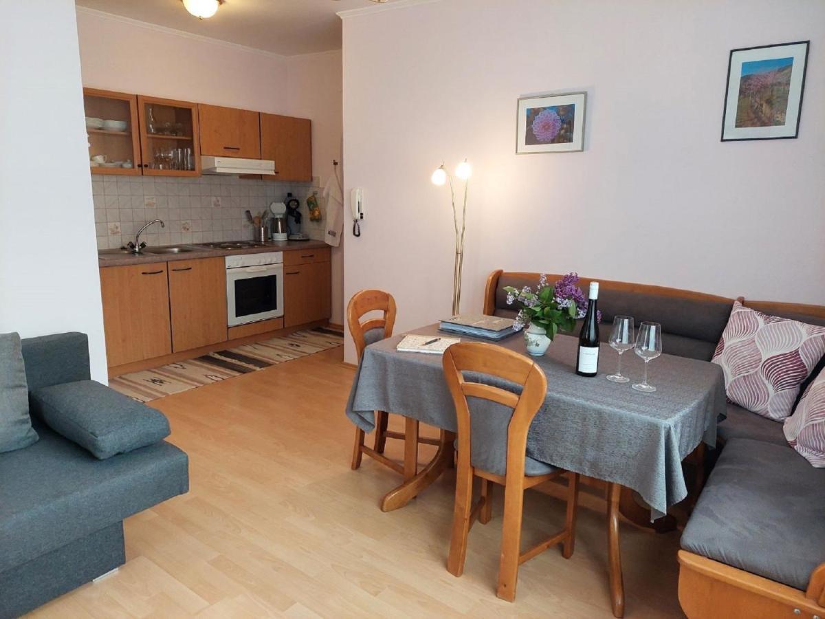 Apartamento Weingut Piewald Gut am Steg Exterior foto